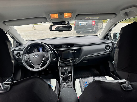 Toyota Auris 13 of 15