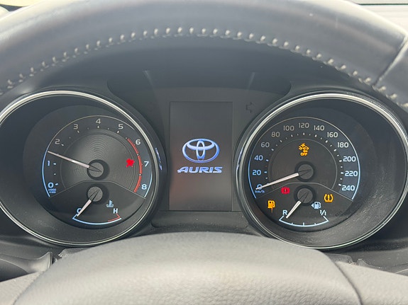 Toyota Auris 14 of 15