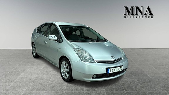Toyota Prius+ 7 of 12