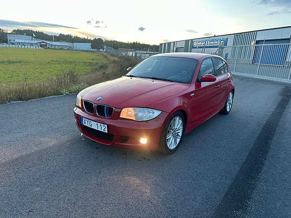 BMW 120i 3 of 7