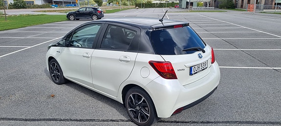 Toyota Yaris 3 of 14