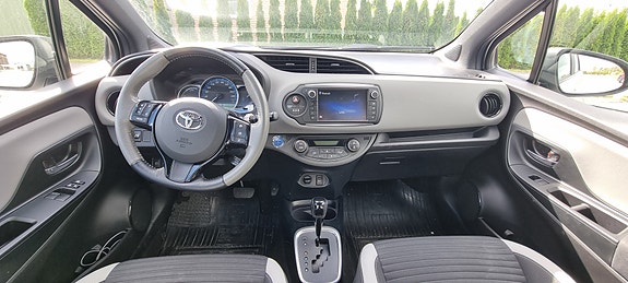 Toyota Yaris 9 of 14
