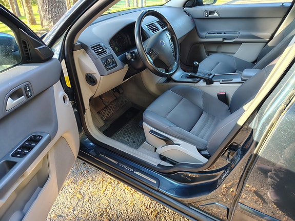 Volvo S40 3 of 8