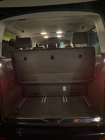 Volkswagen Multivan 9 of 9