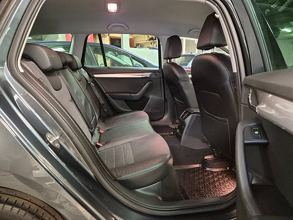 Skoda Octavia 14 of 23