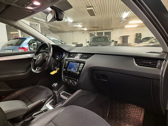 Skoda Octavia 12 of 23