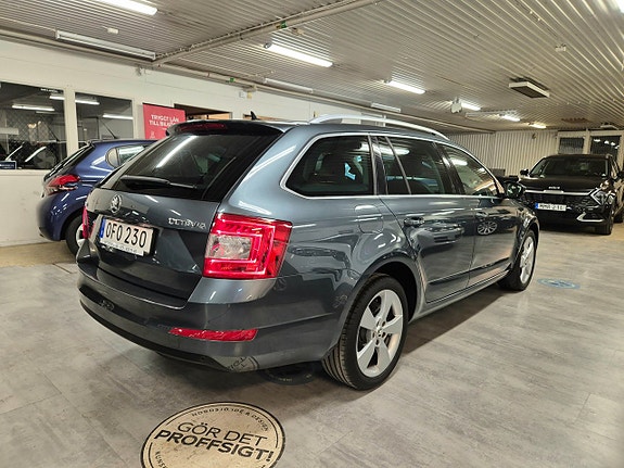 Skoda Octavia 2 of 23