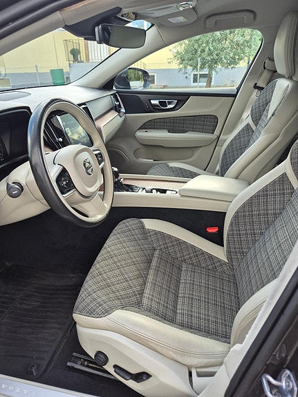 Volvo V60 8 of 22