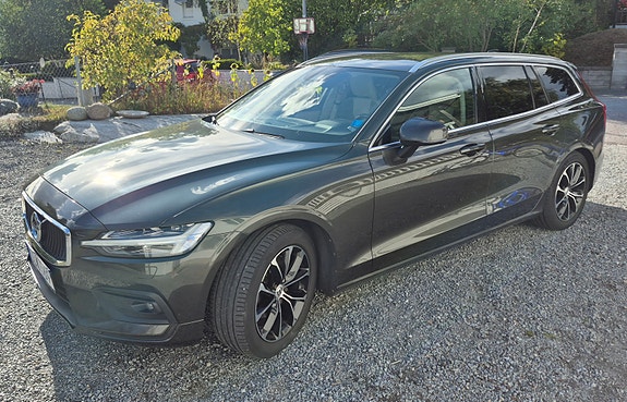 Volvo V60 2 of 22