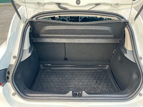 Renault Clio 10 of 10
