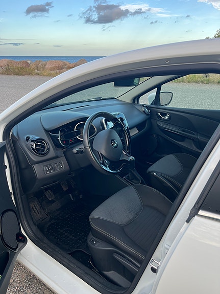 Renault Clio 7 of 10