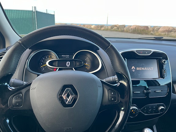 Renault Clio 8 of 10