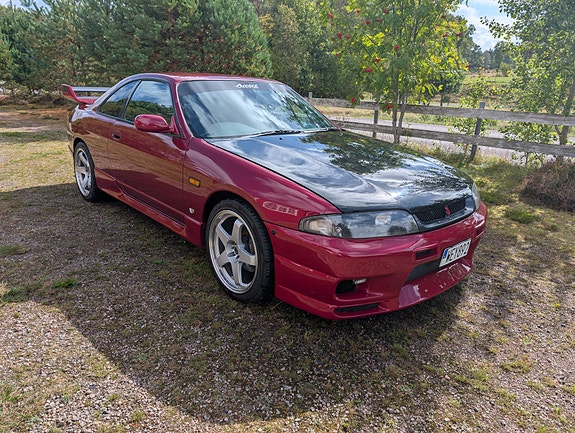 Nissan Skyline 4 of 10