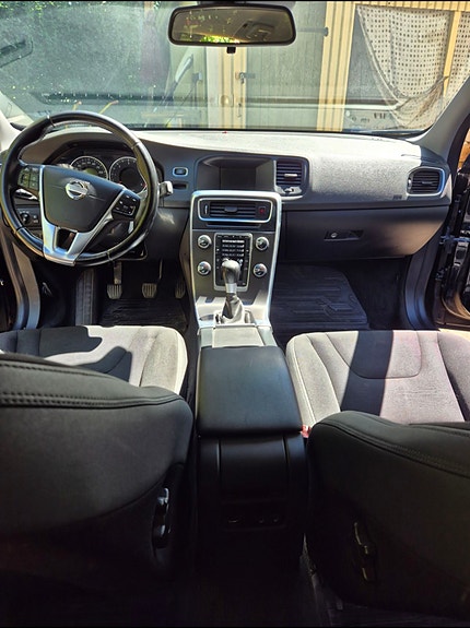 Volvo V60 3 of 4