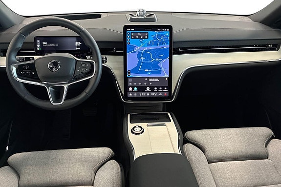 Volvo EX90 10 of 25