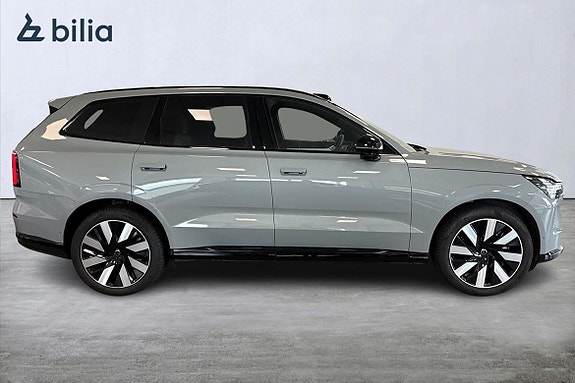 Volvo EX90 18 of 25