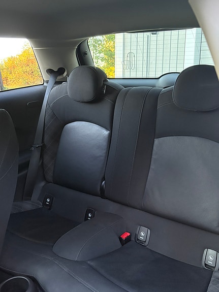 MINI Cooper S 6 of 11