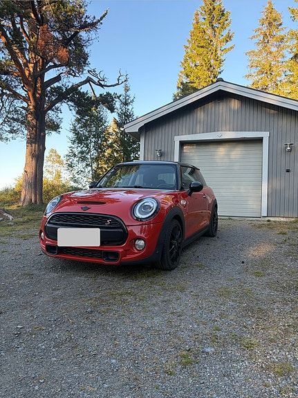 MINI Cooper S 4 of 11