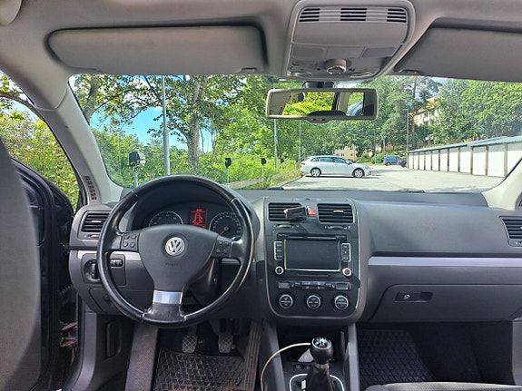 Volkswagen Golf V 5 of 6