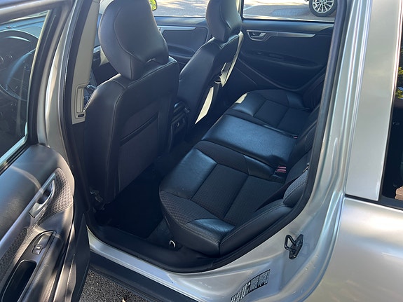Volvo V70 3 of 6