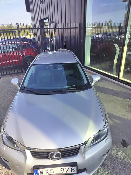 Lexus CT200h 4 of 14