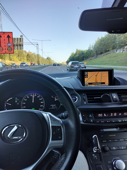 Lexus CT200h 10 of 14