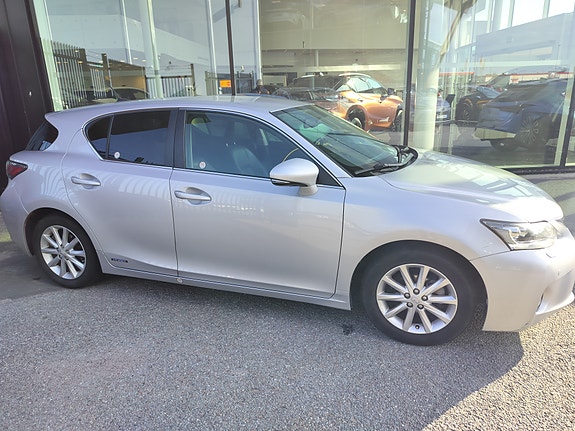Lexus CT200h 3 of 14