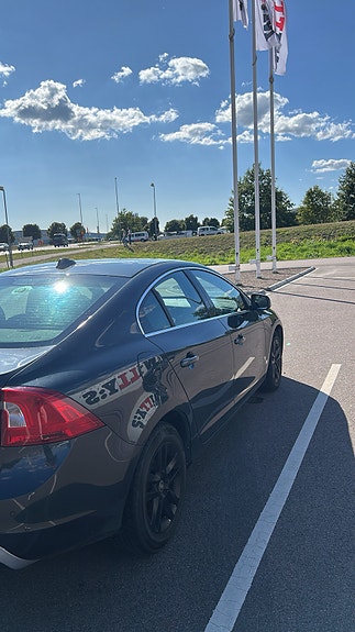 Volvo S60 3 of 9