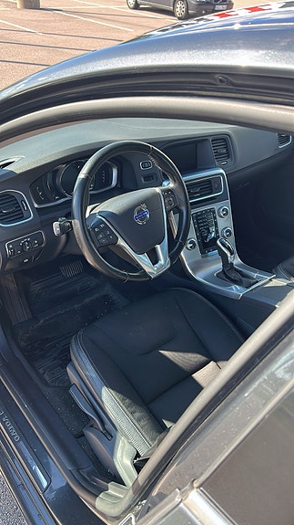 Volvo S60 8 of 9