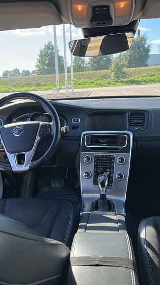 Volvo S60 7 of 9