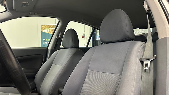 Nissan Almera 10 of 19
