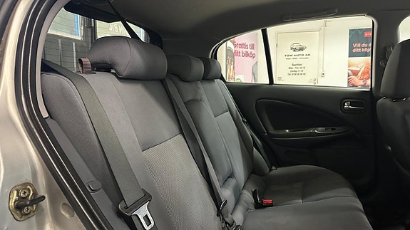 Nissan Almera 13 of 19