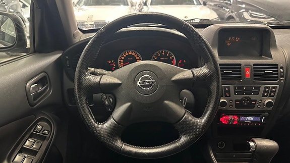 Nissan Almera 16 of 19