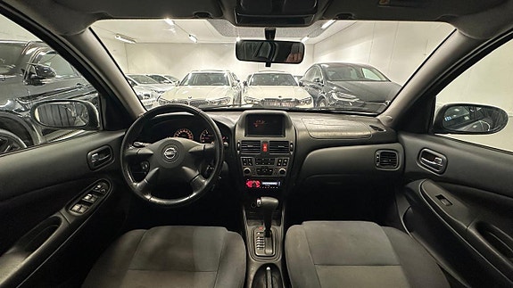 Nissan Almera 15 of 19