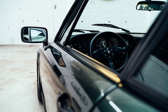 Porsche 911 S 3 of 13