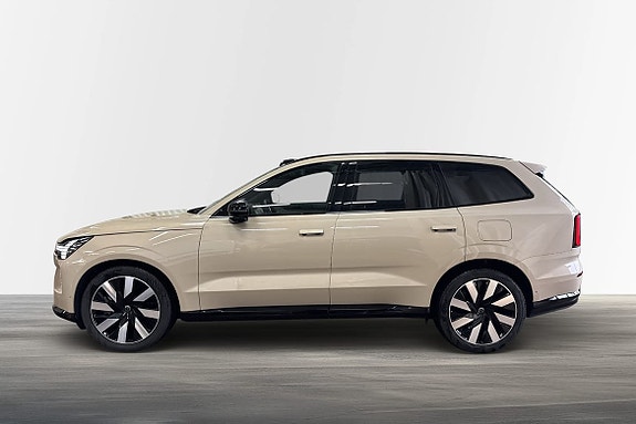 Volvo EX90 3 of 28