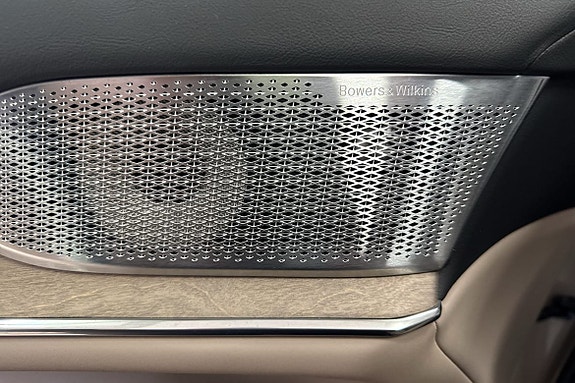 Volvo EX90 22 of 28