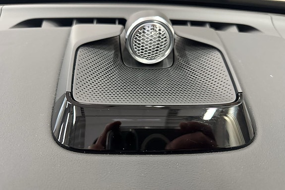 Volvo EX90 23 of 28
