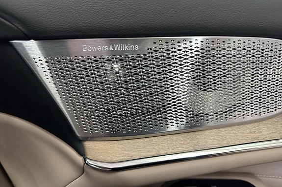 Volvo EX90 20 of 28