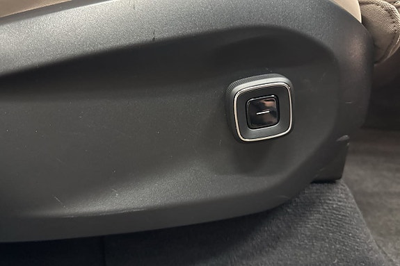 Volvo EX90 19 of 28