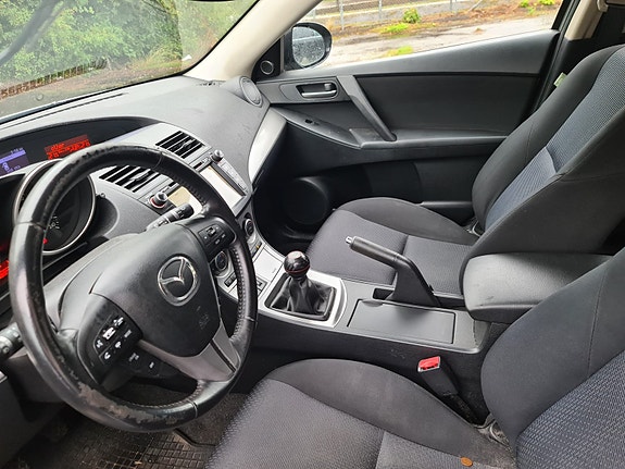 Mazda 3 6 of 7