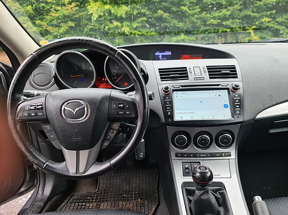 Mazda 3 5 of 7