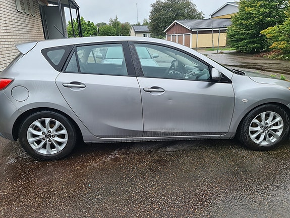 Mazda 3 4 of 7