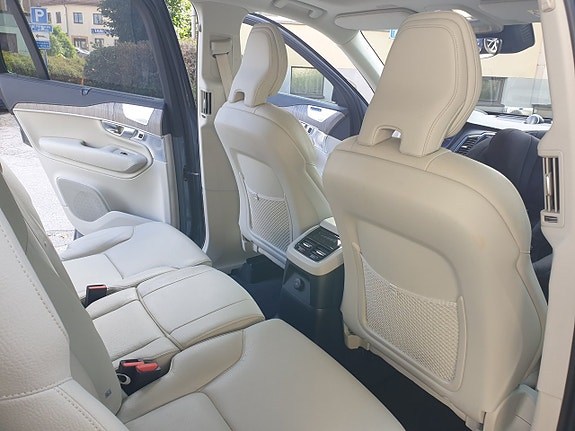 Volvo XC90 7 of 30