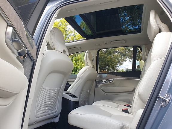 Volvo XC90 6 of 30