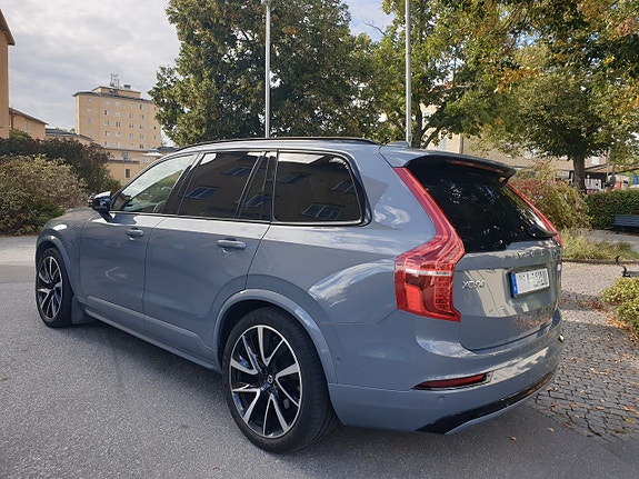 Volvo XC90 2 of 30