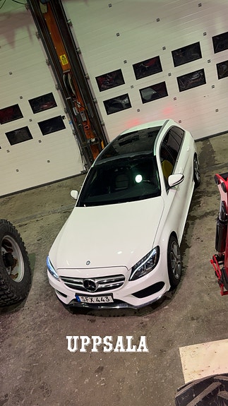Mercedes-Benz C250 3 of 8