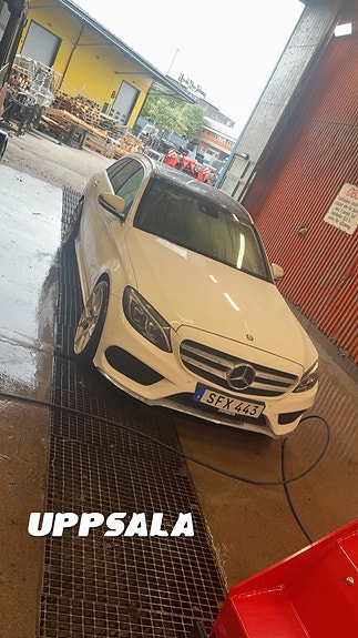 Mercedes-Benz C250 6 of 8
