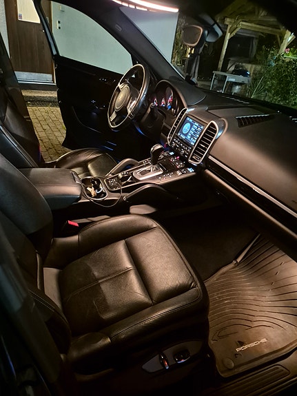 Porsche Cayenne 6 of 11