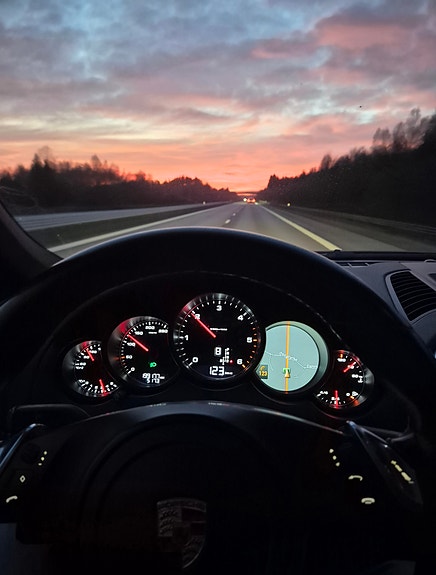 Porsche Cayenne 2 of 11